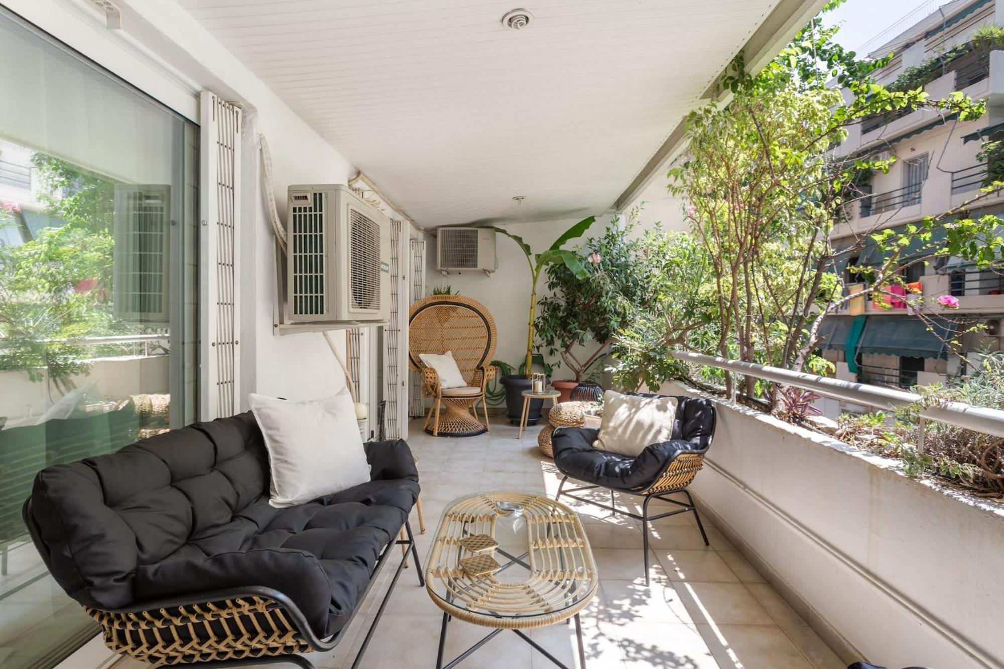 Fresh Detailed Stylish Apartment At Acropolis Atene Esterno foto