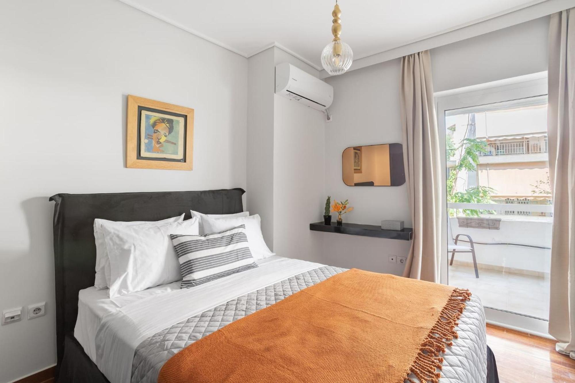 Fresh Detailed Stylish Apartment At Acropolis Atene Esterno foto